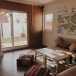 Orange3 אכסניה *