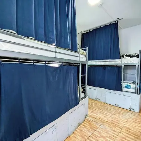 Hostel Orange3 *